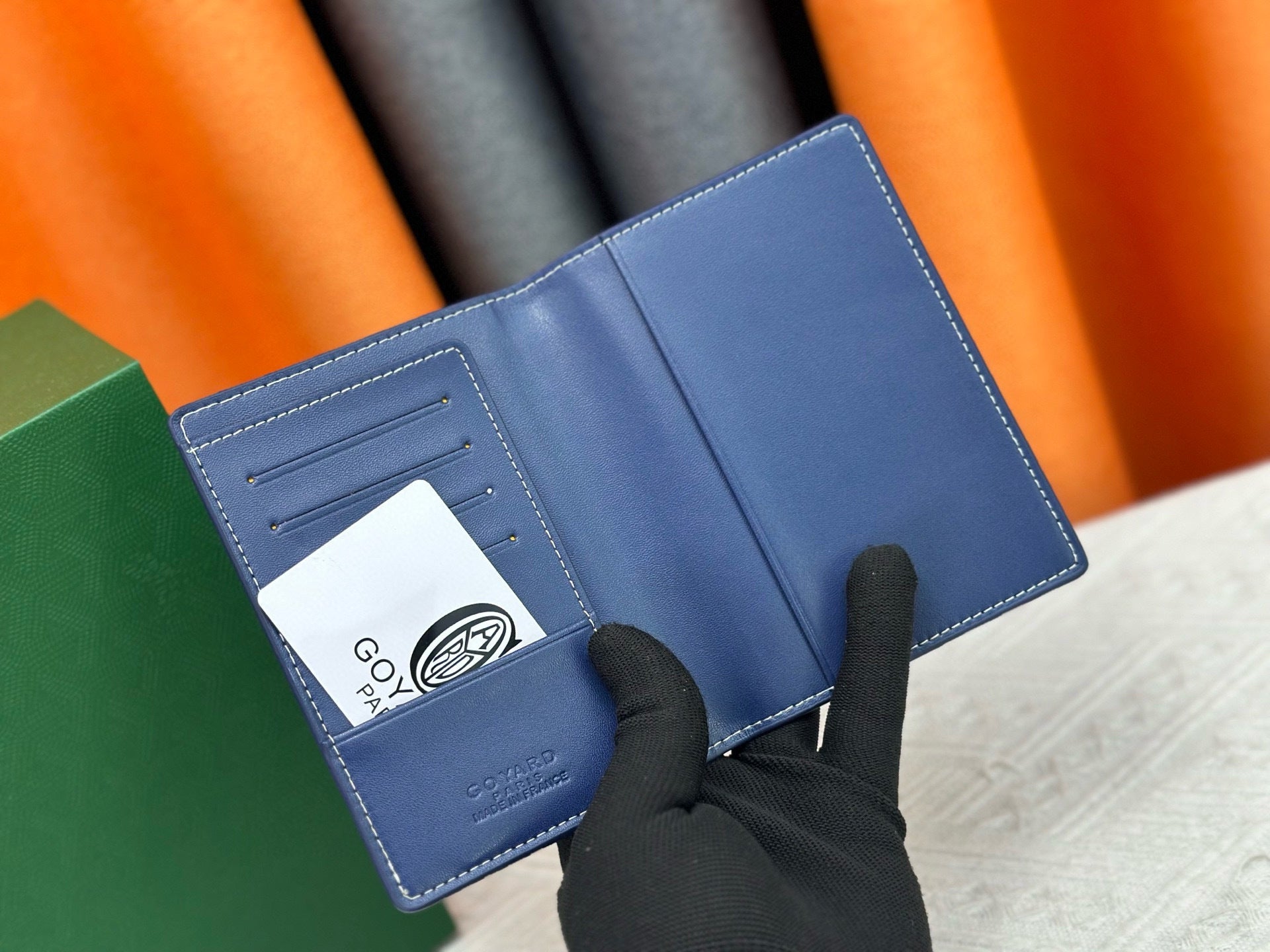 Premium Passport Holder – Timeless Travel Companion