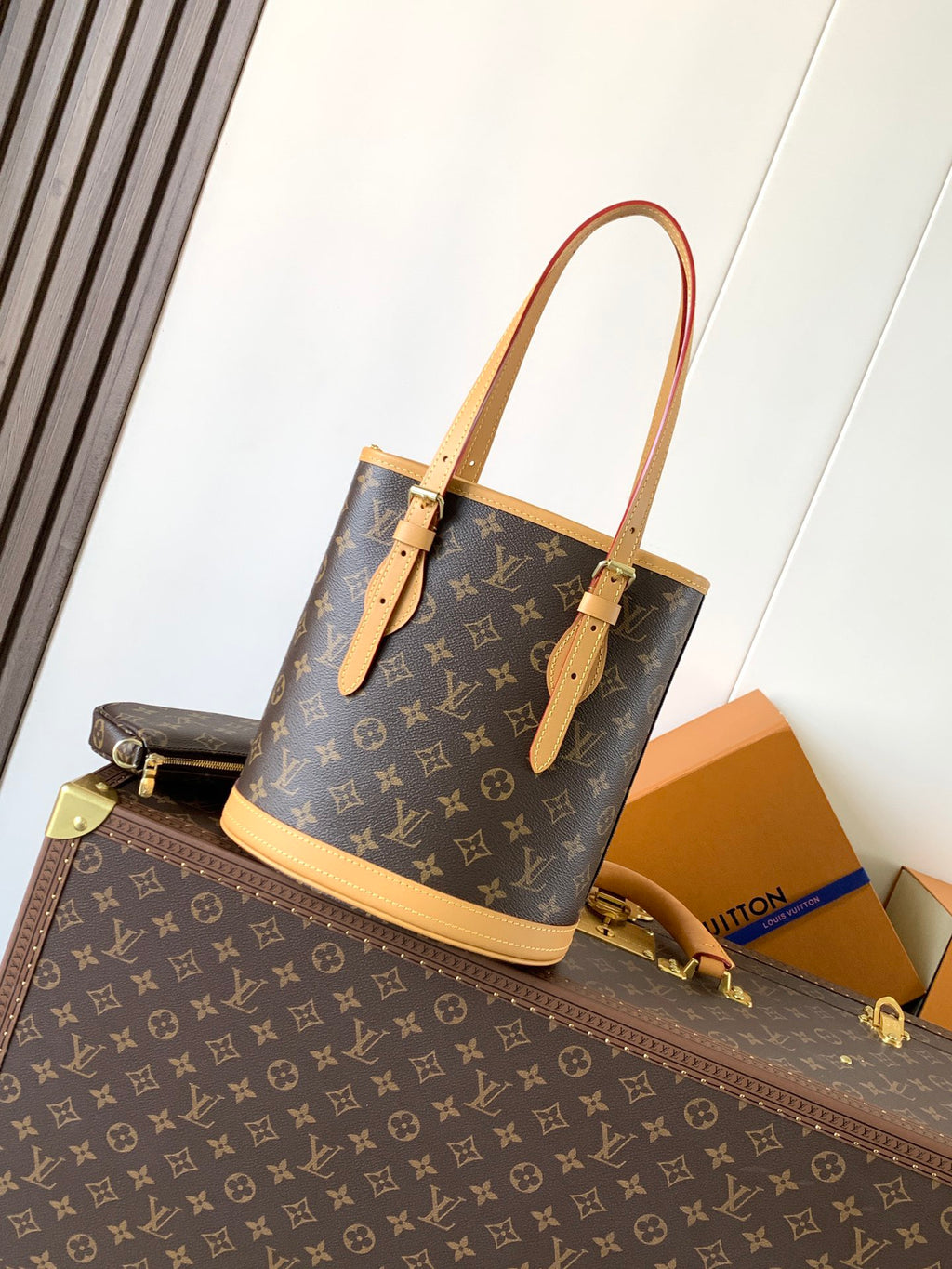 Monogram Vintage Bucket Bag (Premium Quality)