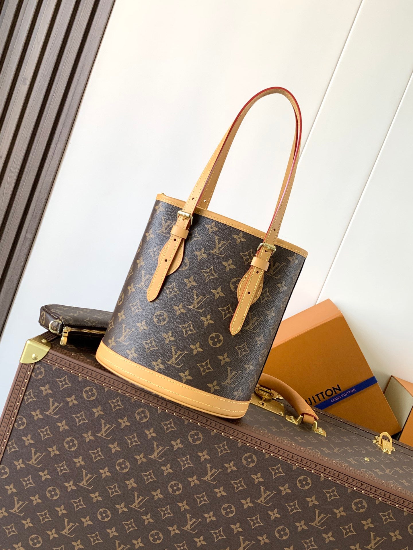 Monogram Vintage Bucket Bag (Premium Quality)