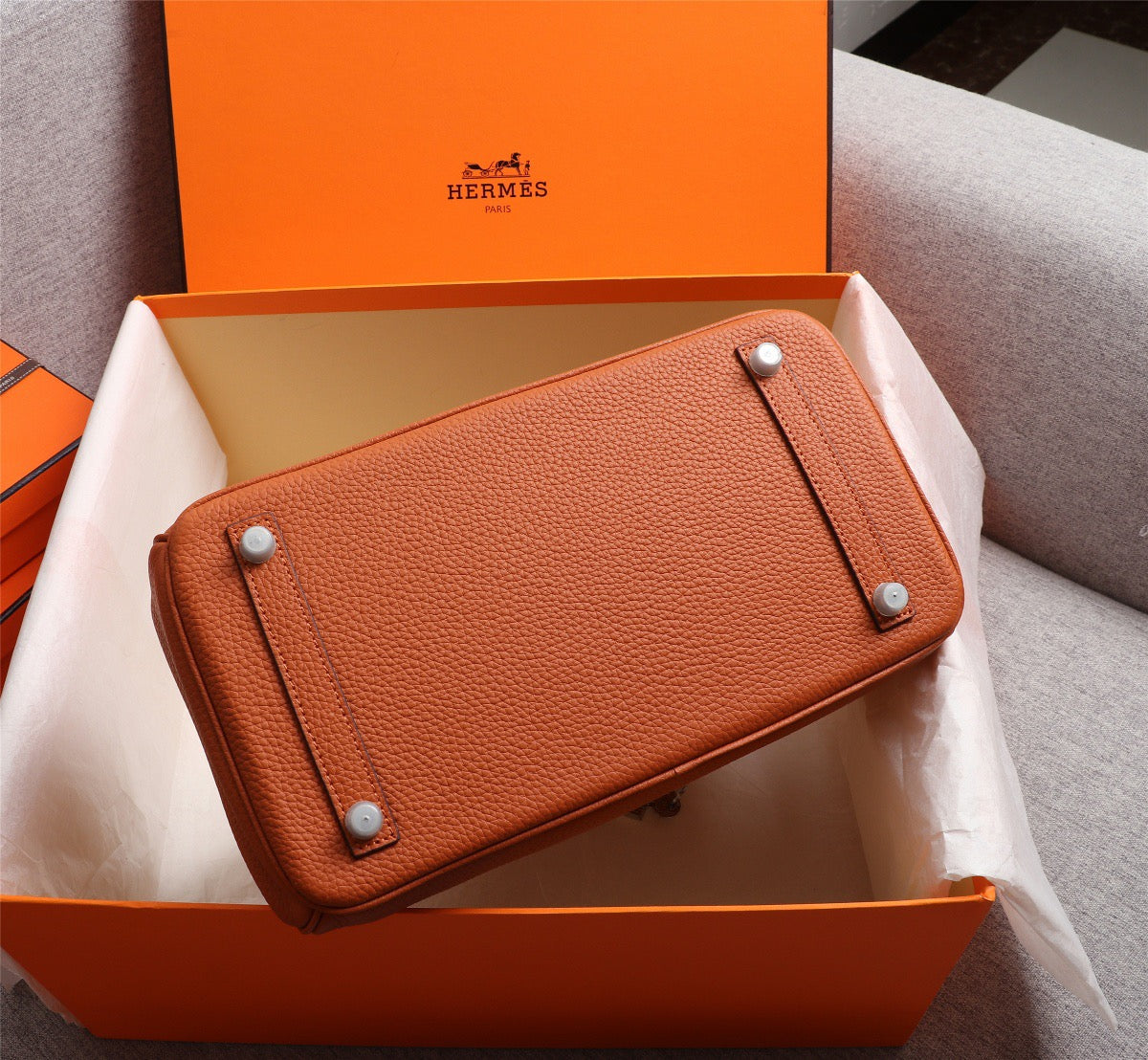 Elegant Togo-Textured Leather Handbag – Premium Craftsmanship