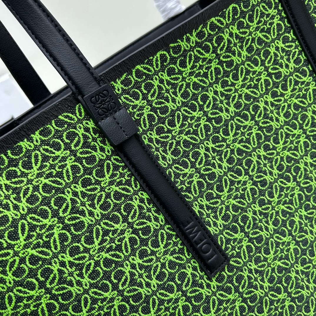 Oversized Embroidered Jacquard Tote – Everyday Carryall Bag (Premium Quality )