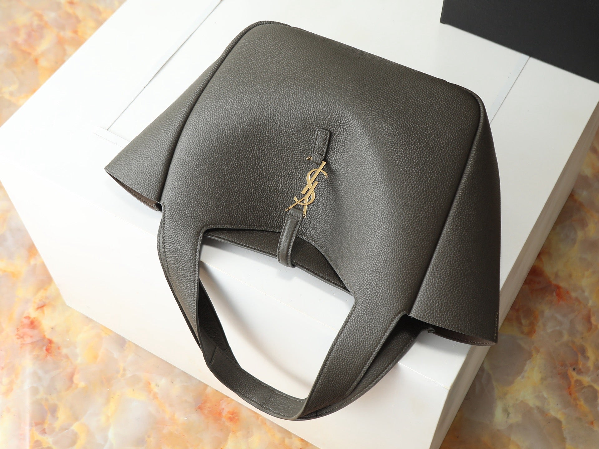 Bea Small Hobo Tote | 779029 | Premium Quality