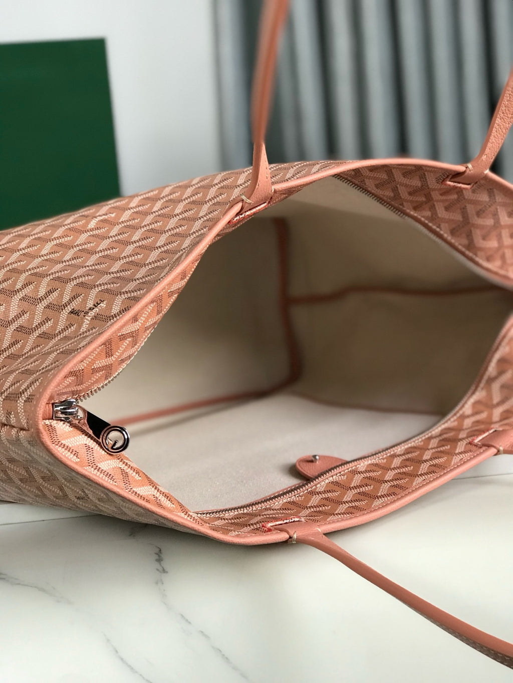 Goy Premium Zipper Tote — MM Size