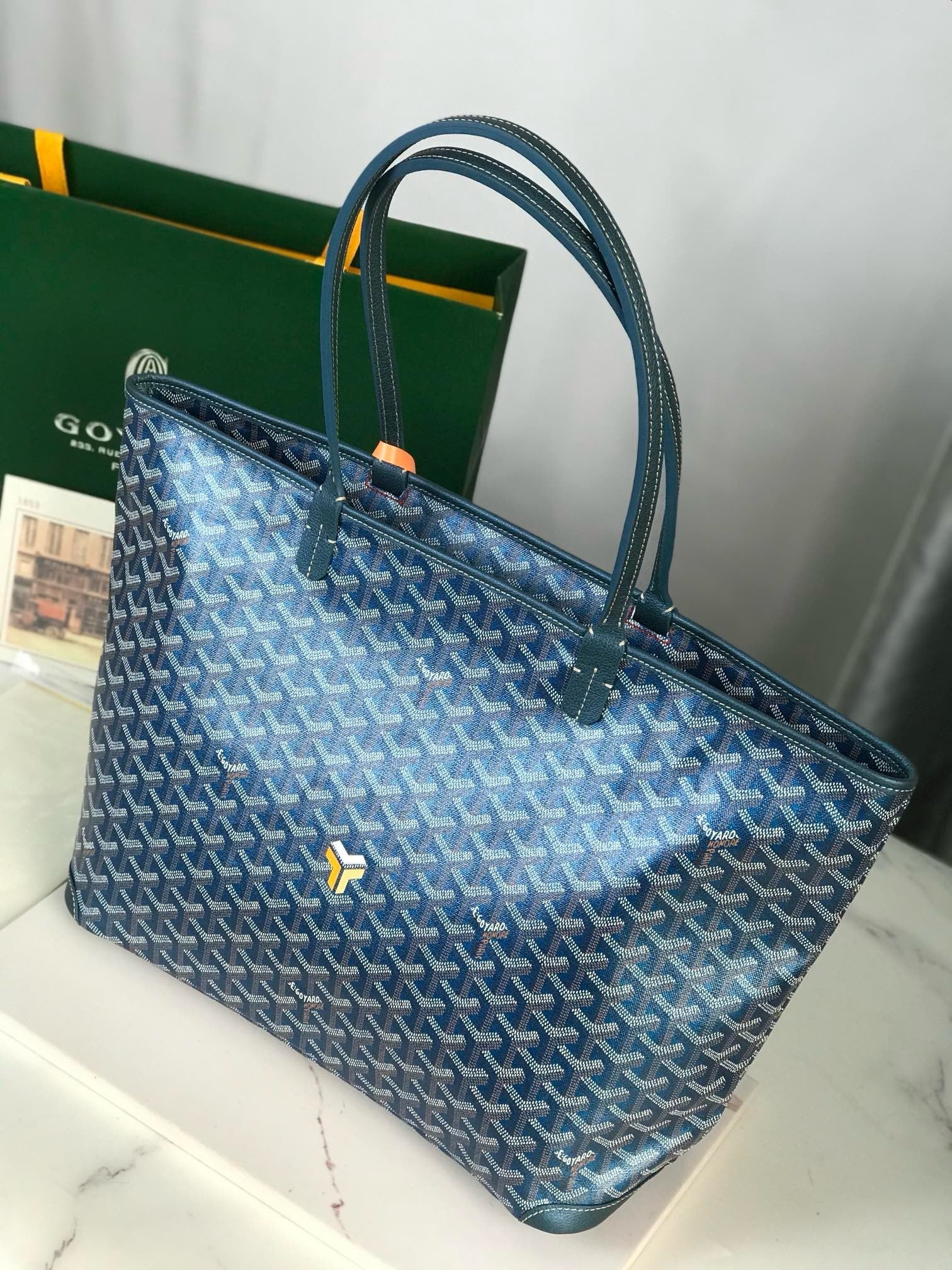 Goy Premium Zipper Tote — MM Size
