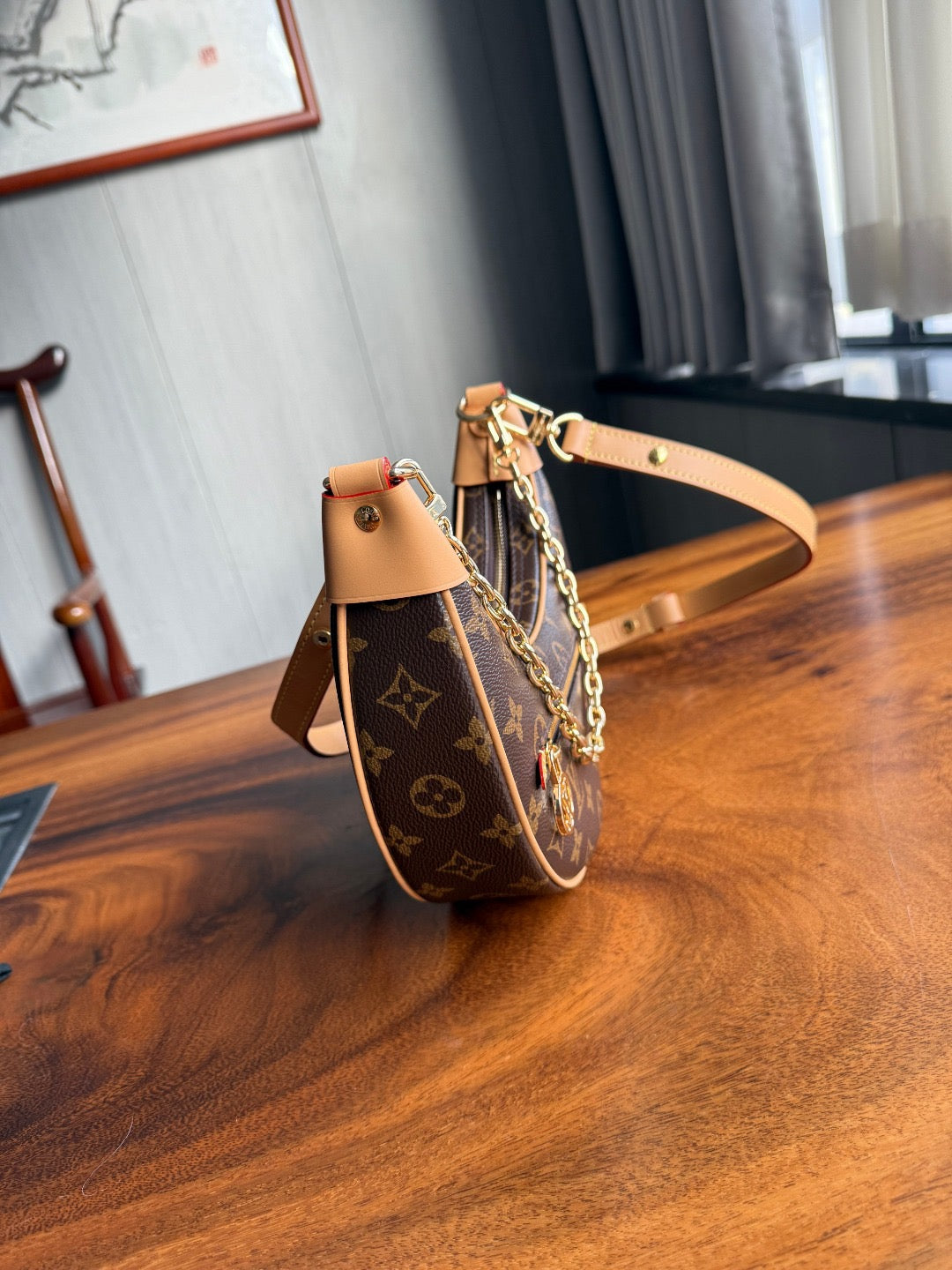 Croissant Loop Bag | Chain & Leather Strap |Premium Quality|