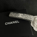 Elegant Double C Hair Clip – Timeless Accent