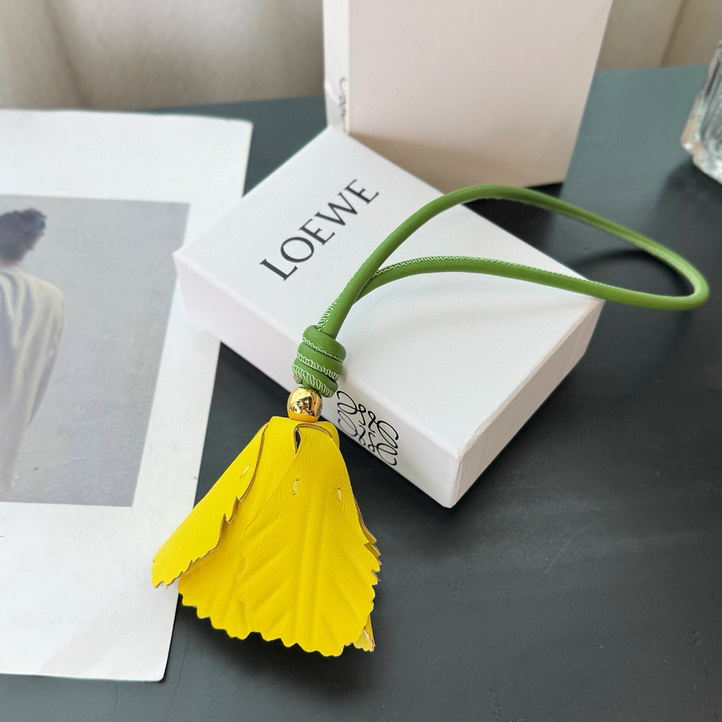🌷 New Arrival – Tulip Leather Bag Charm