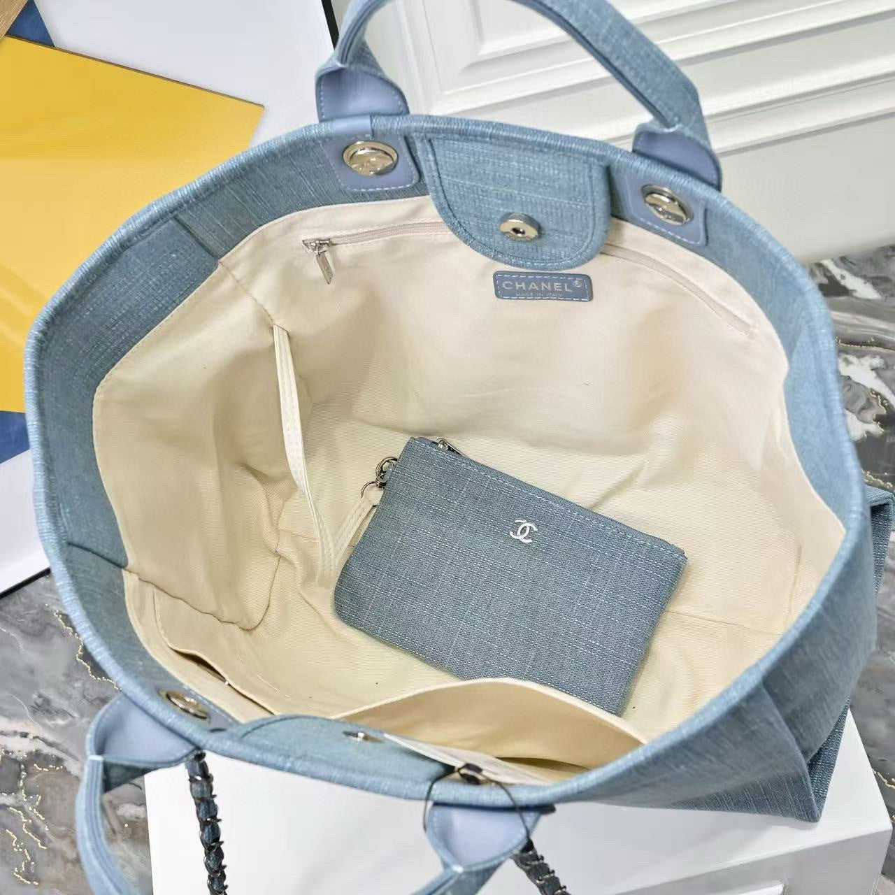 Luxury Canvas Tote (AS3257) – Limited Edition