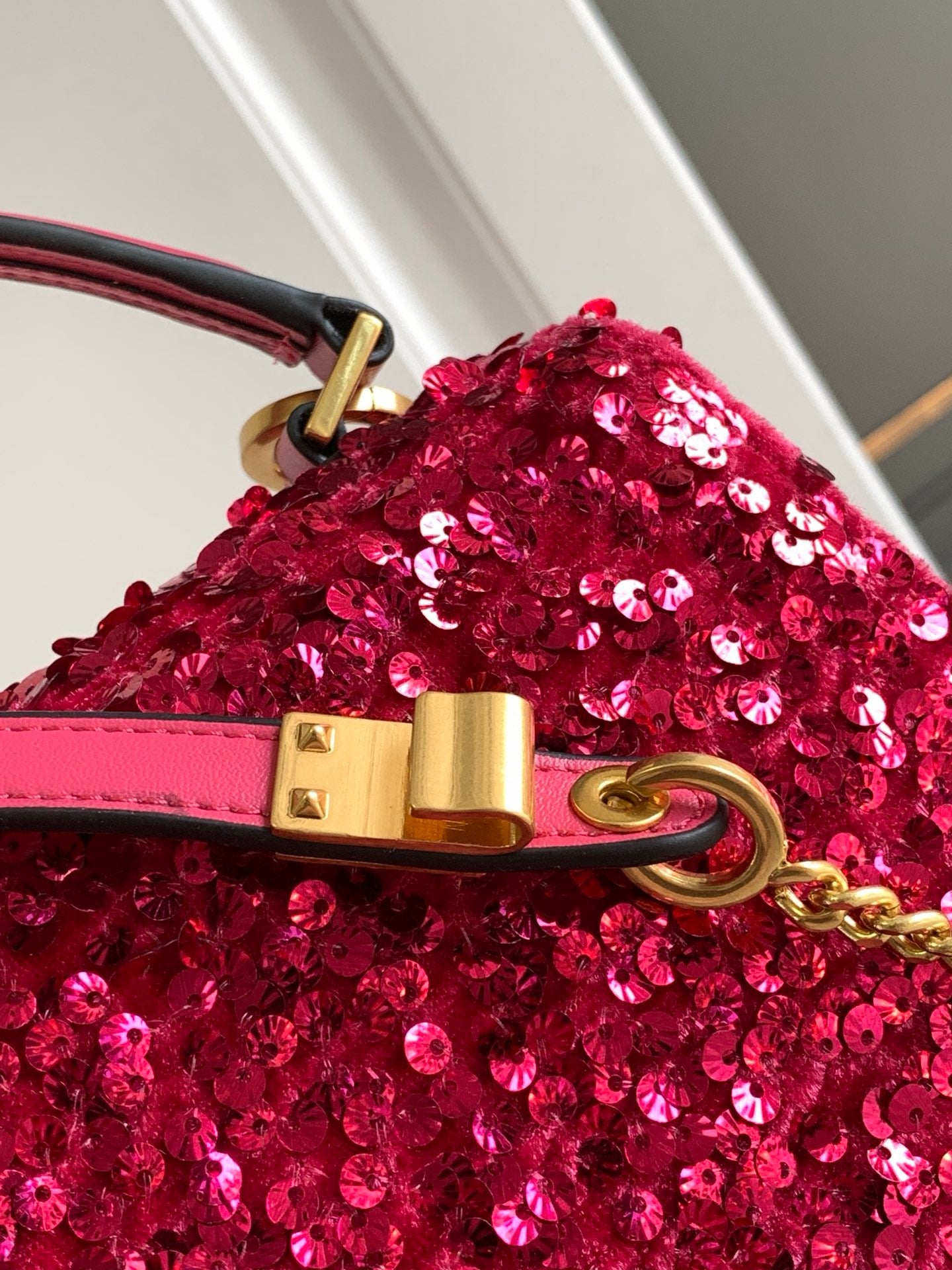 V-SLING 3D Embroidered Sequin Bag | 9866 MTX