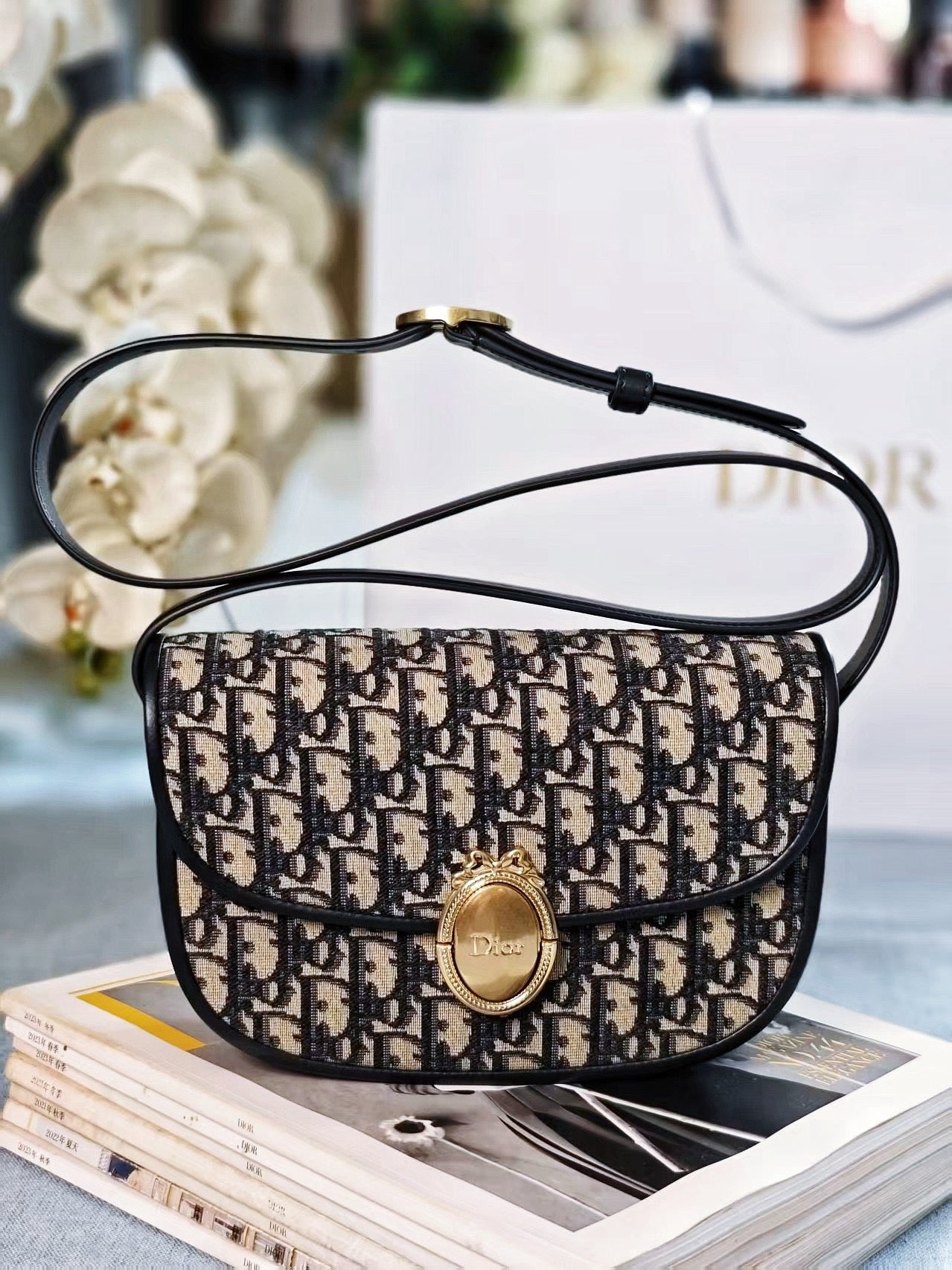 Médaillon Flap Bag — Medium | Premium Quality
