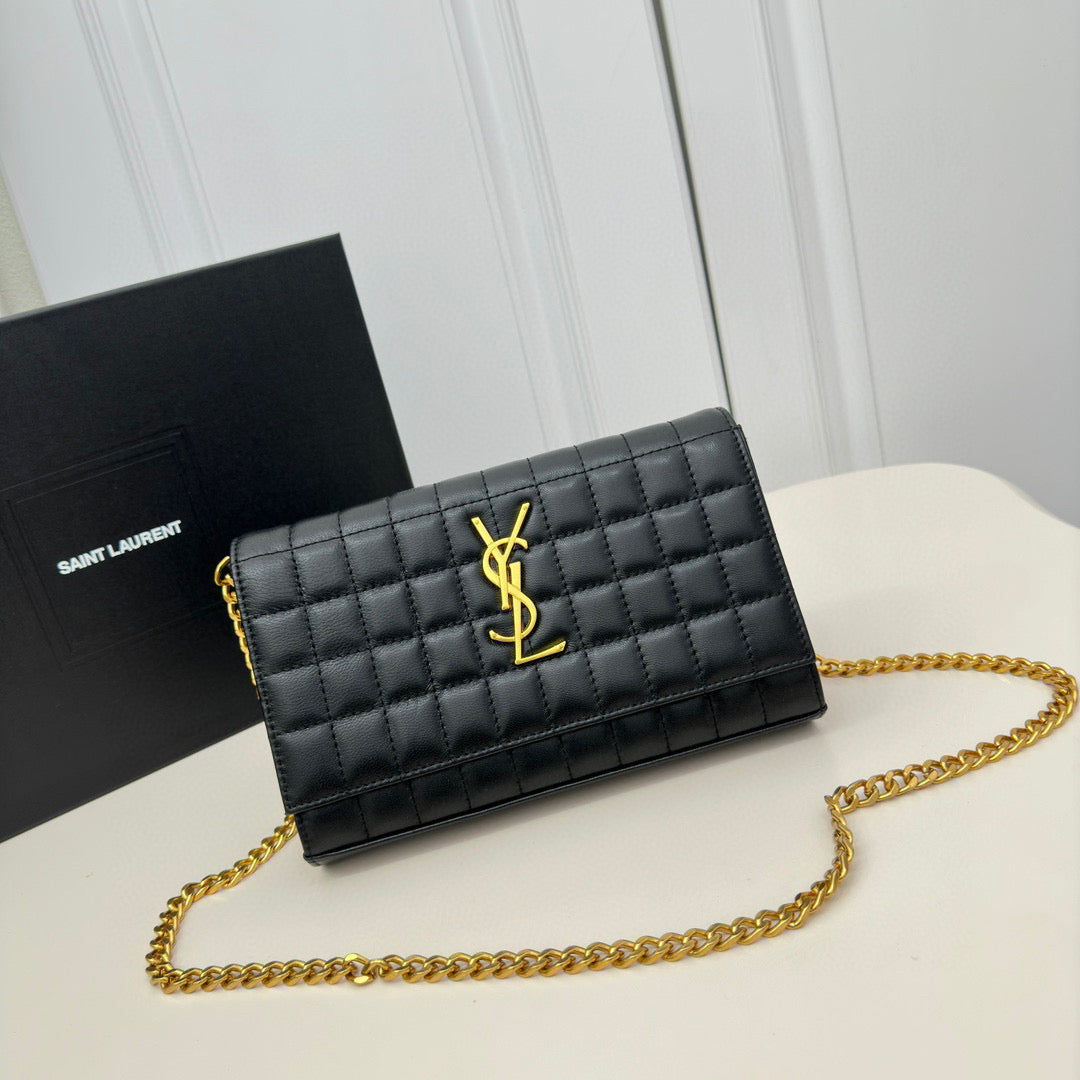 Introducing the CASSA*NDRE Chain Bag: Timeless Elegance and Practicality by Y*S*L