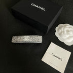 Elegant Double C Hair Clip – Timeless Accent