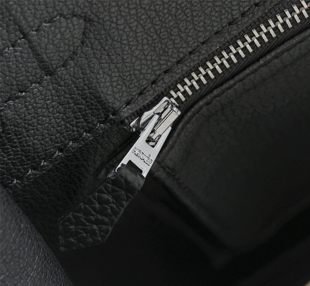 Elegant Togo-Textured Leather Handbag – Premium Craftsmanship