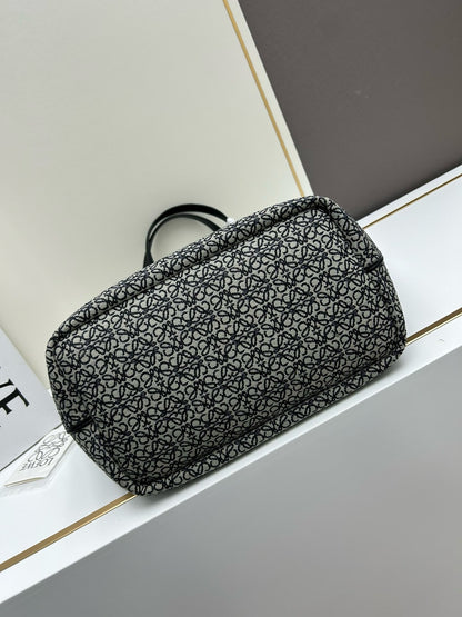 Oversized Embroidered Jacquard Tote – Everyday Carryall Bag (Premium Quality )