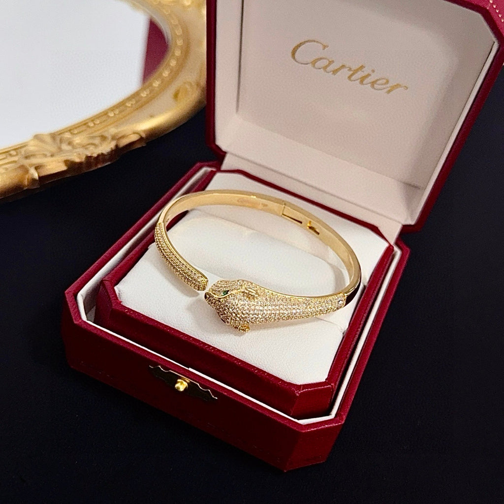 Panther Head Bangle | Diamond Setting | V Gold |