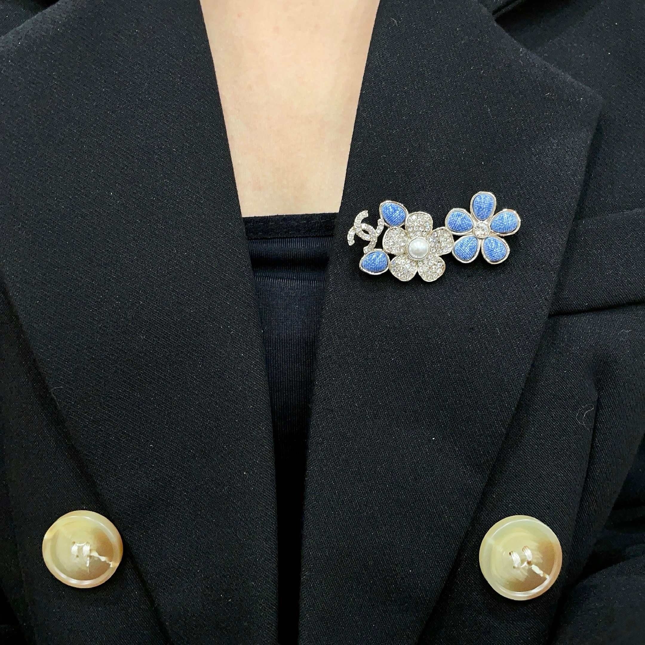 Logo Brooch | Multi-wear | Gold Tone