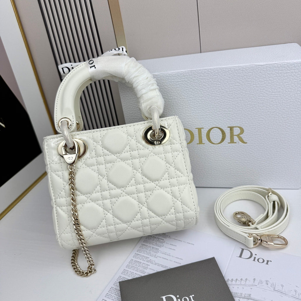 Classic Lady Bow Top-Handle Bag 26ss