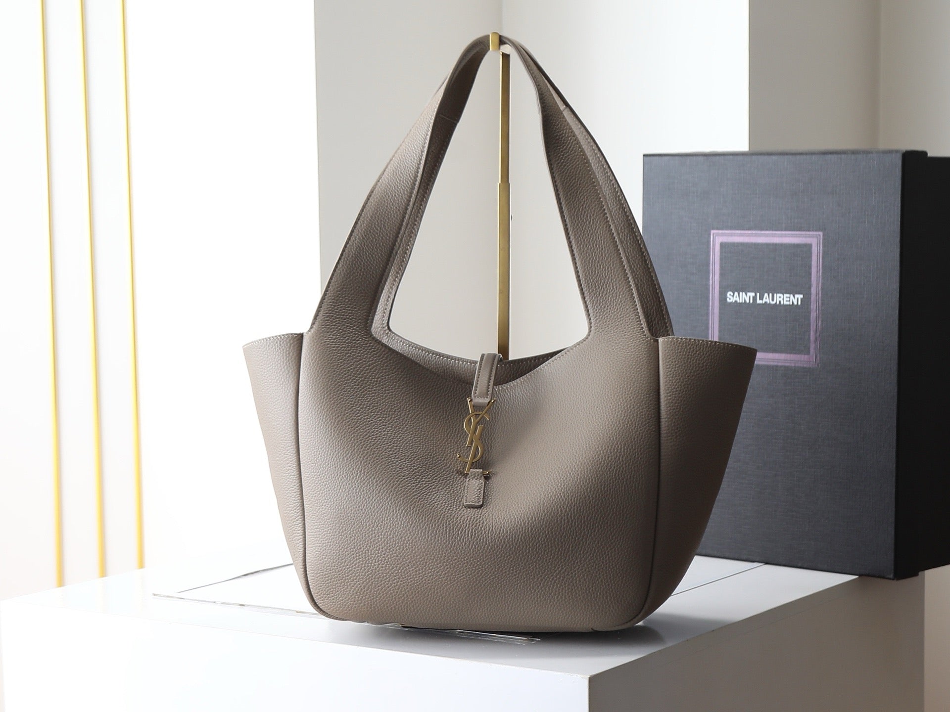 Bea Small Hobo Tote | 779029 | Premium Quality