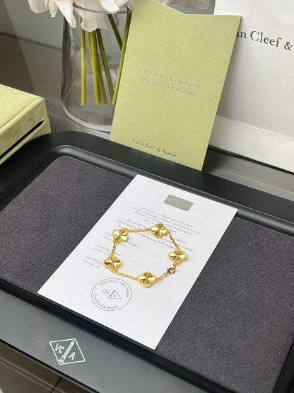 Laser-Engraved Five-Flower Bracelet (Premium quality)