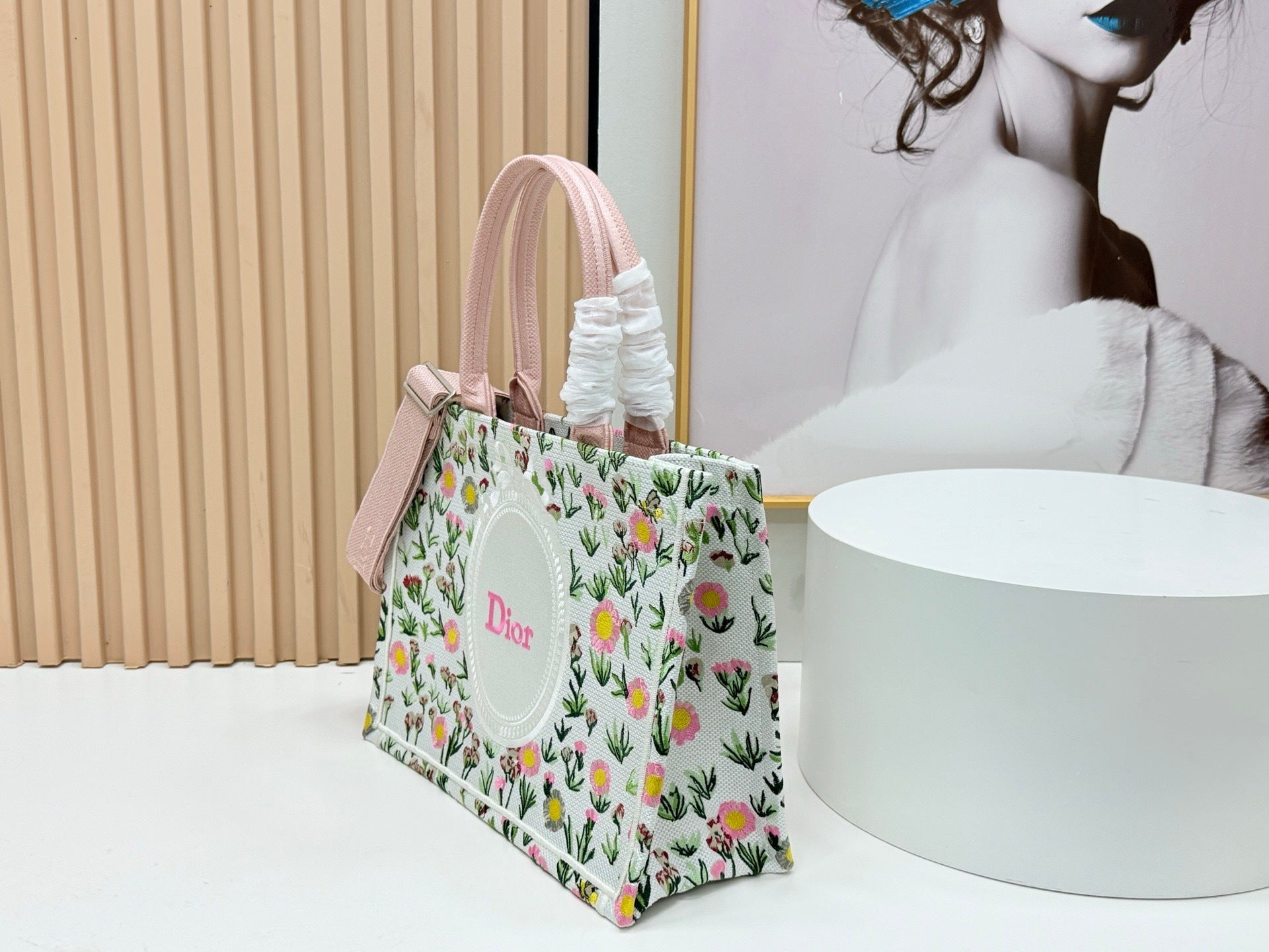 D Modern Heritage Tote Bag —Book Tote Bag