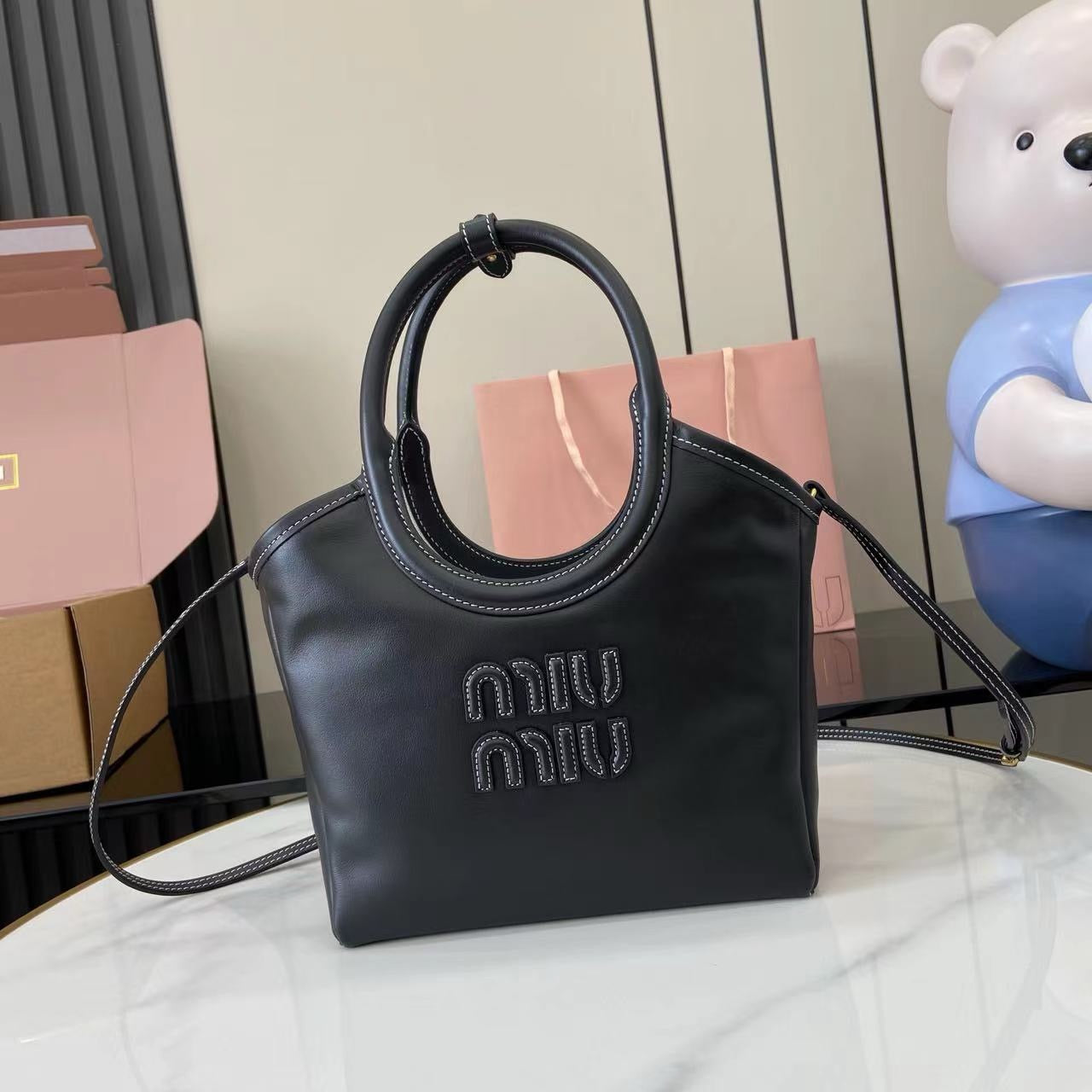 MM IVY Structured Leather Shoulder Bag – JC