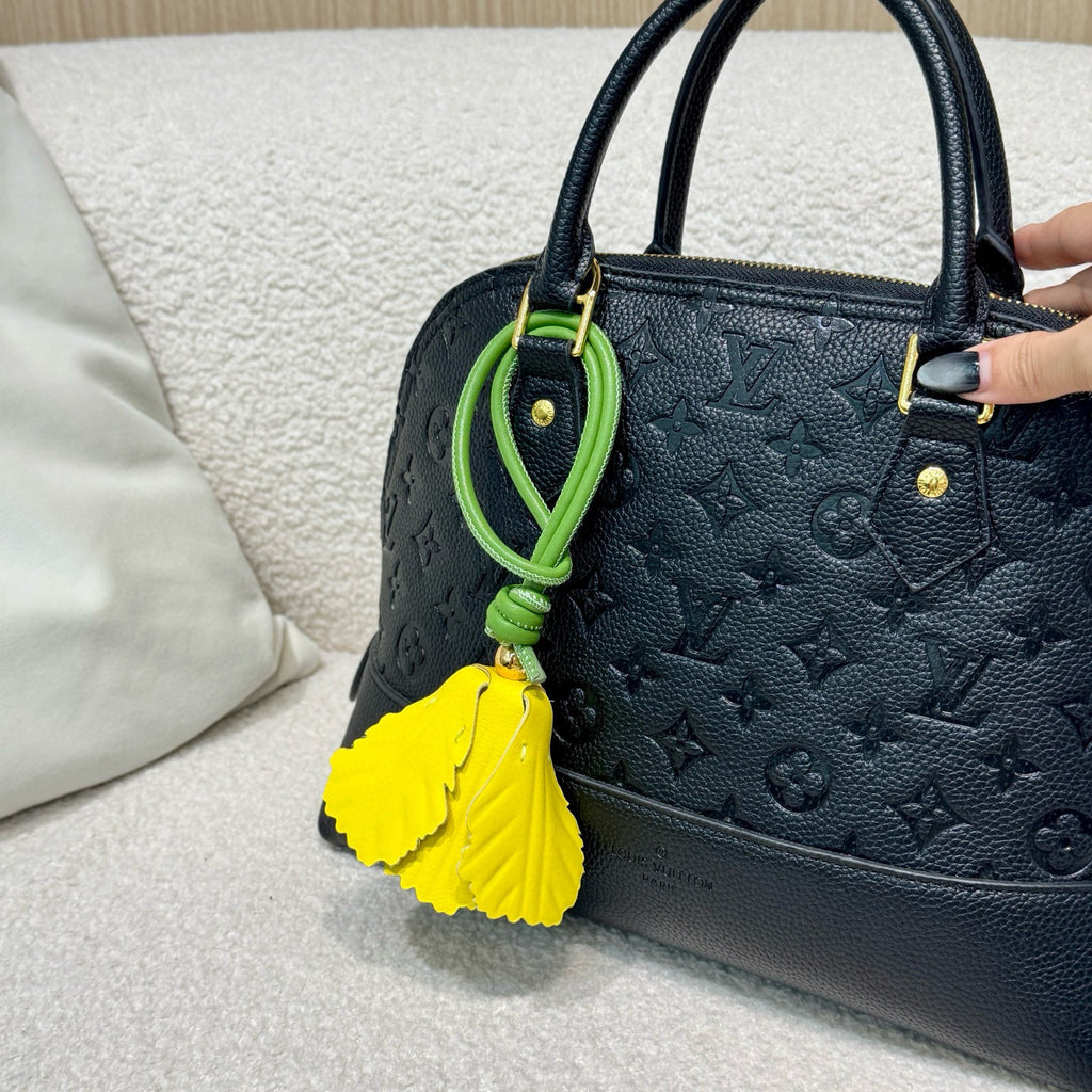 🌷 New Arrival – Tulip Leather Bag Charm