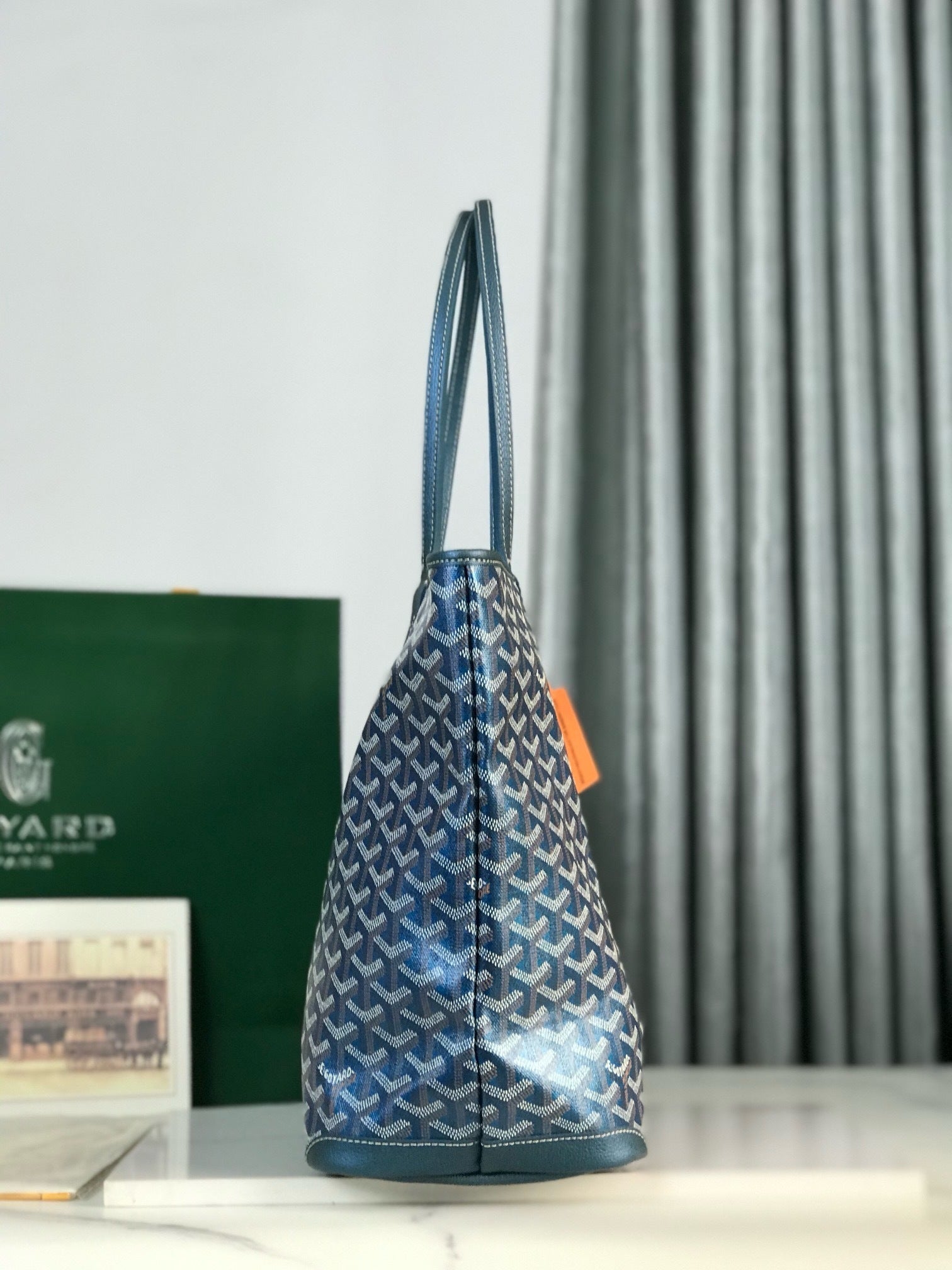 Goy Premium Zipper Tote — MM Size