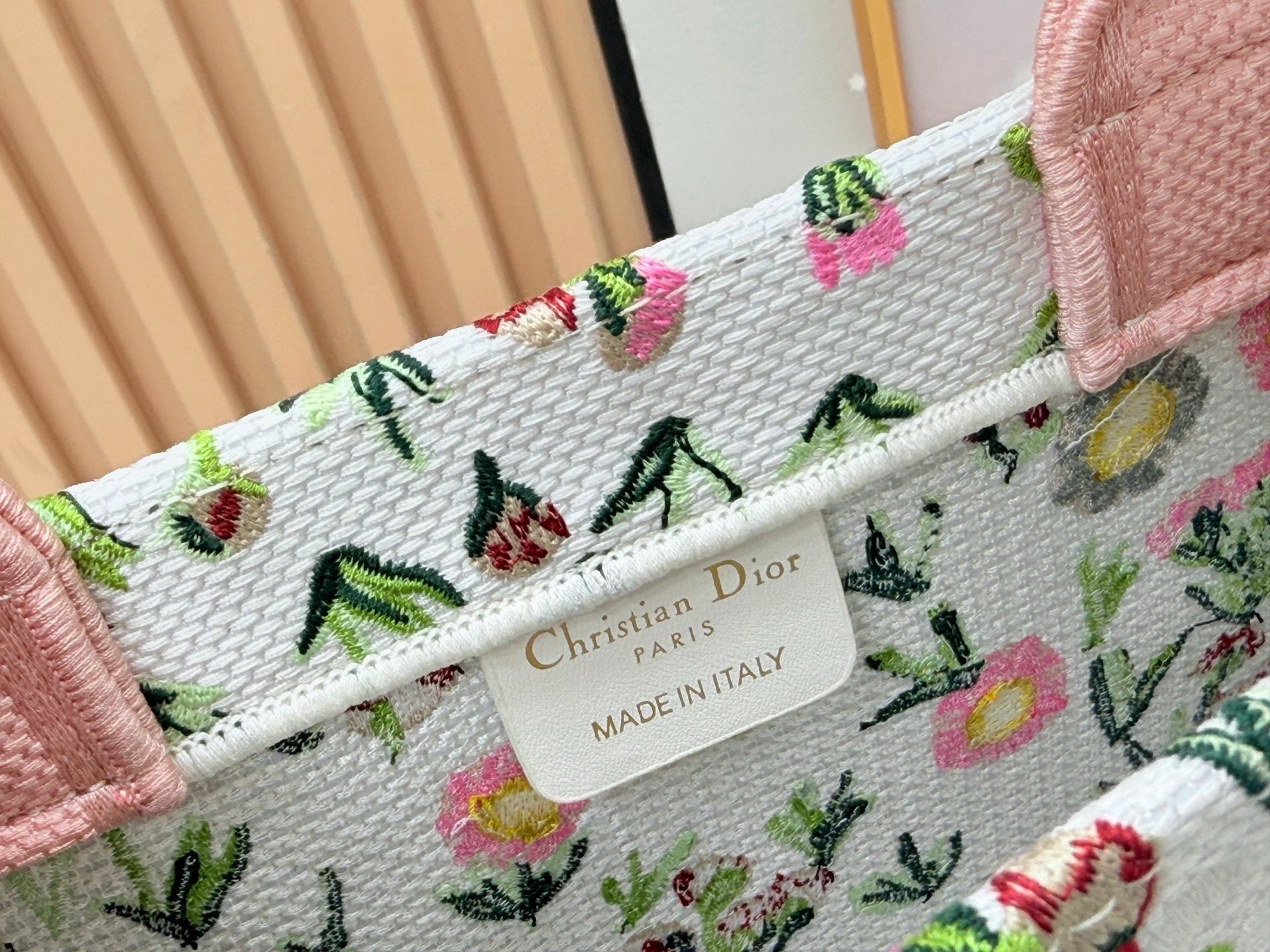 D Modern Heritage Tote Bag —Book Tote Bag