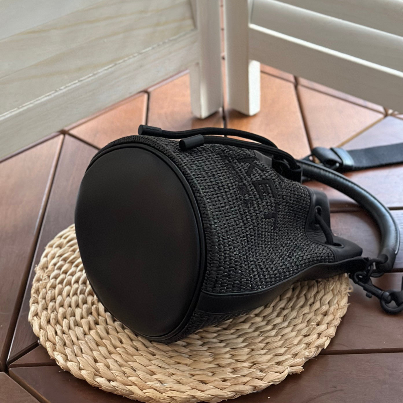 The Bucket Shoulder Bag – Chic and Functional Design (Premium Quality)