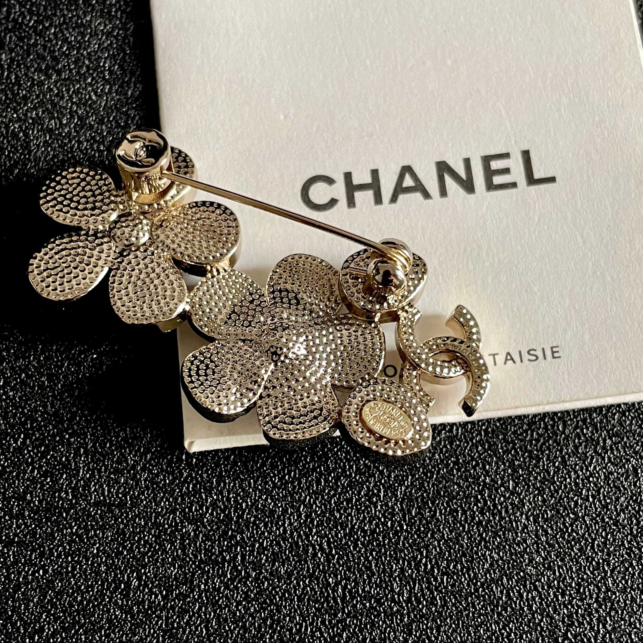 Logo Brooch | Multi-wear | Gold Tone