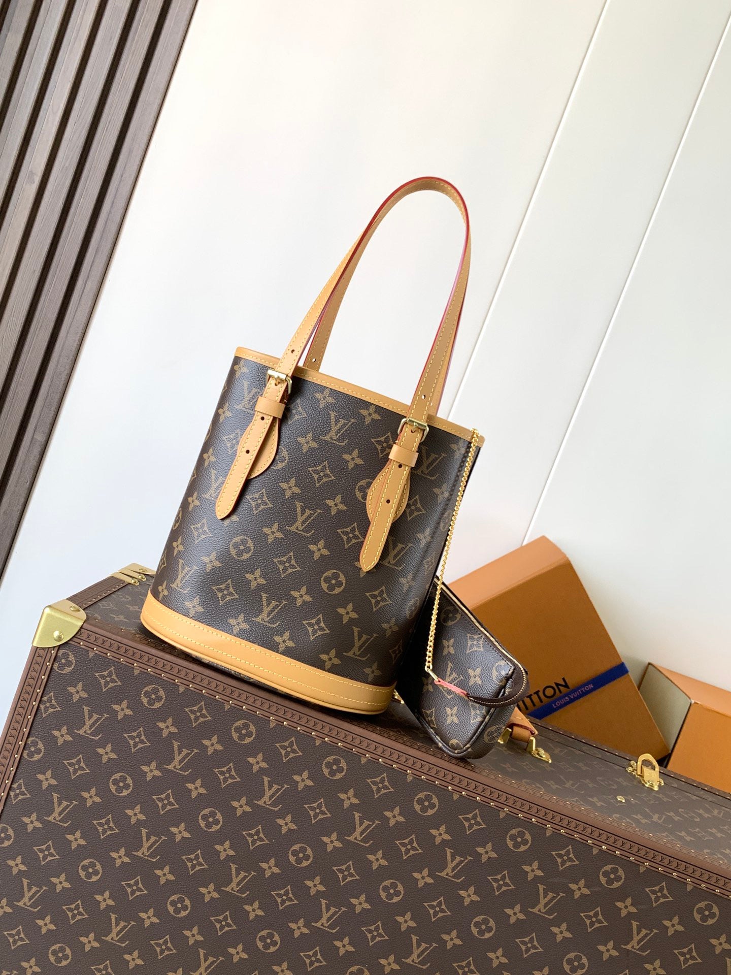 Monogram Vintage Bucket Bag (Premium Quality)
