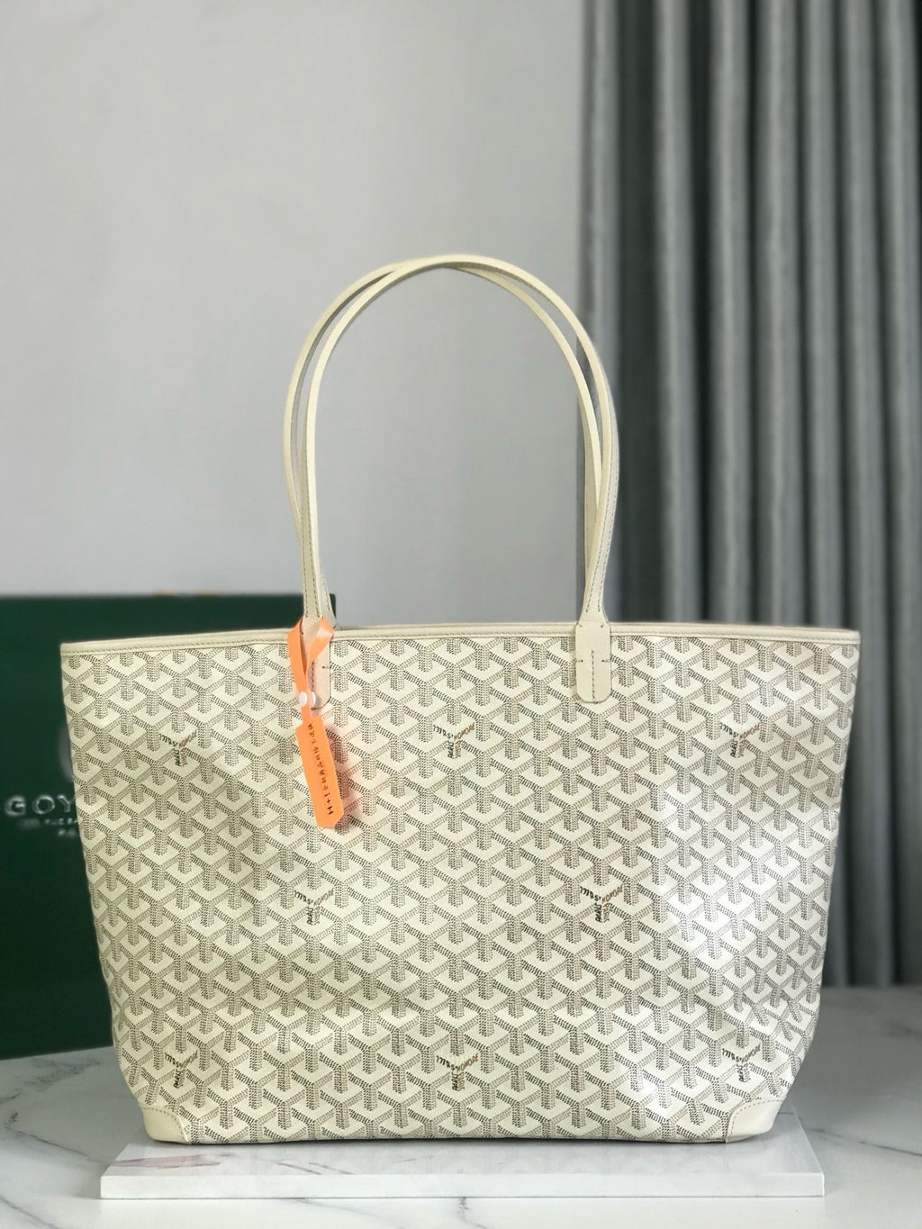 Goy Premium Zipper Tote — MM Size
