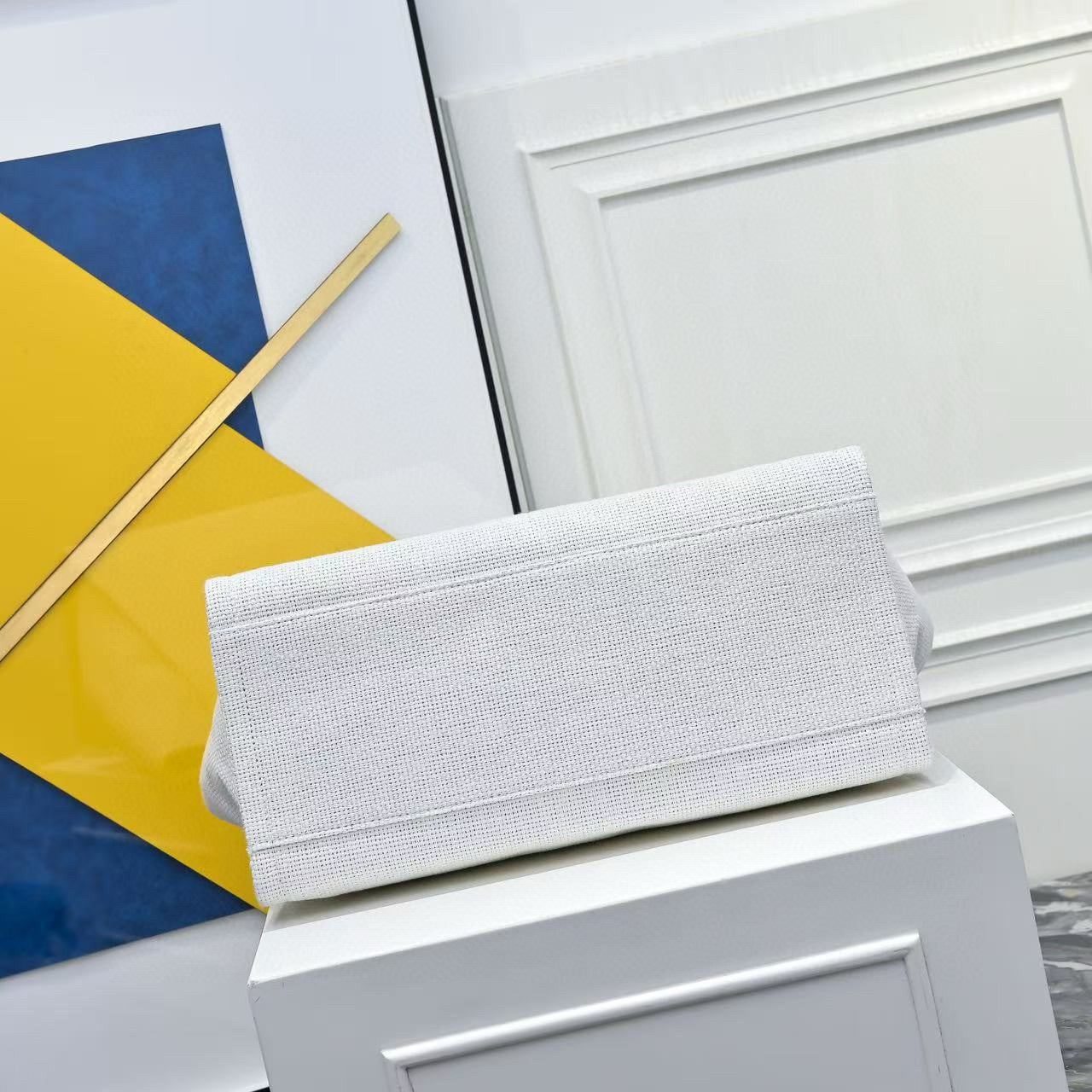 Luxury Canvas Tote (AS3257) – Limited Edition