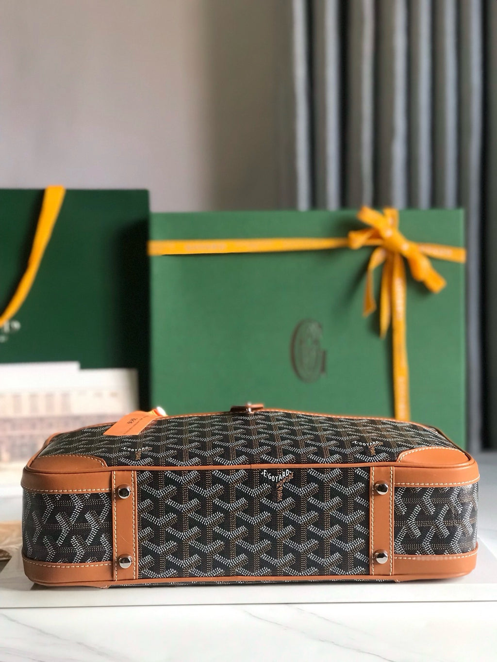 The Vintage Baguette Shoulder Bag (Premium Quality )