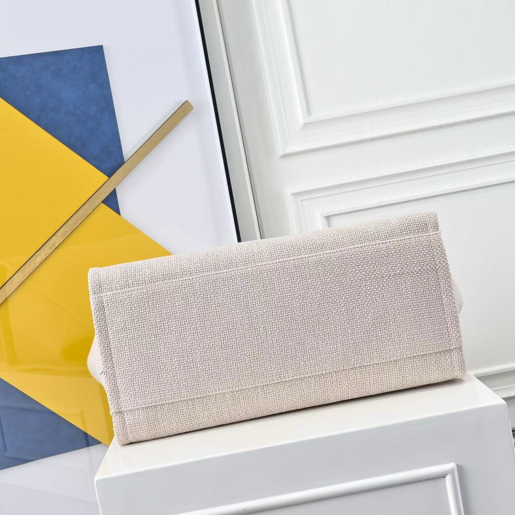 Luxury Canvas Tote (AS3257) – Limited Edition