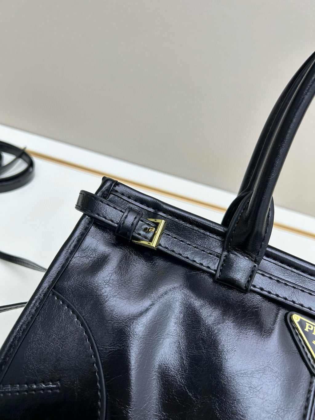 P Top-Grain Leather shoulder bag| 426#
