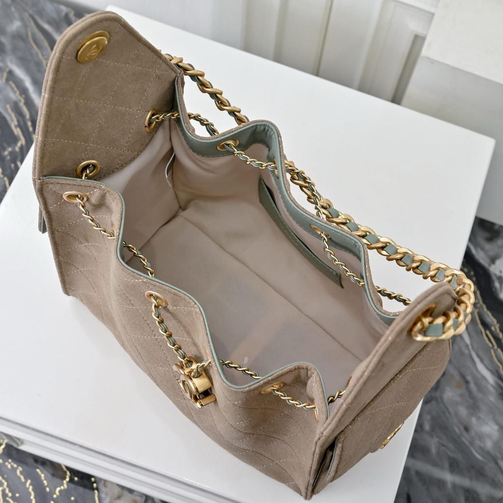 Quilted Hobo Bucket Bag — Vintage Black &amp; Gold