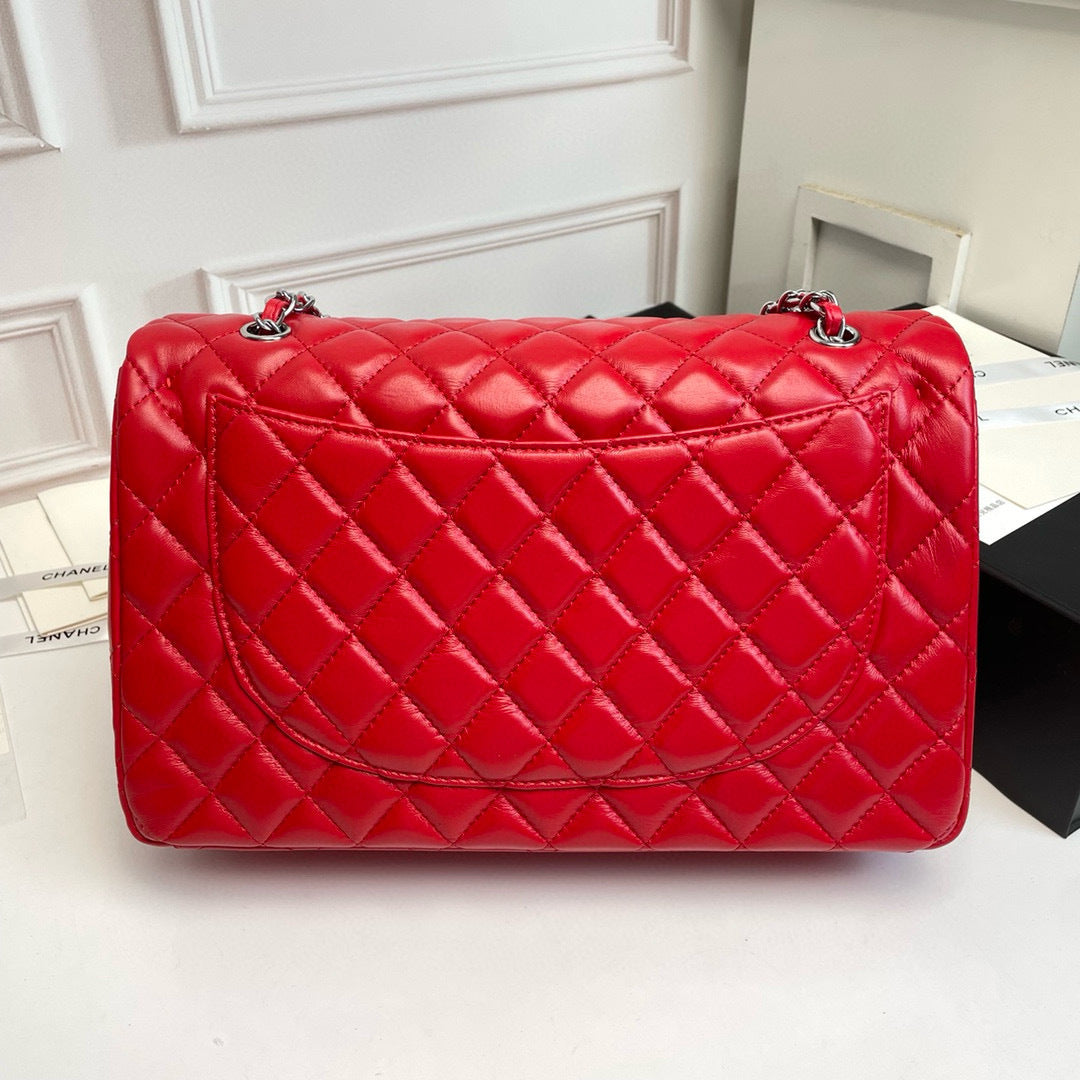 Maxi Quilted Flap Bag in Lambskin — 33cm