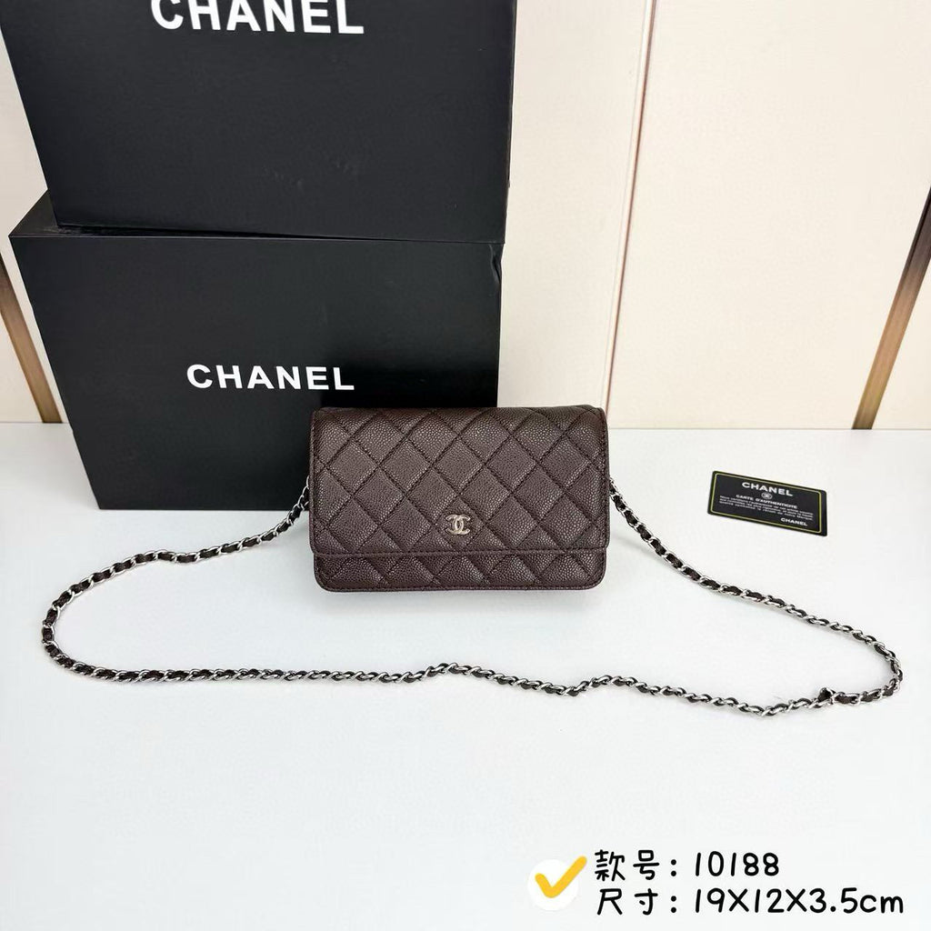 C woc Chain Wallet Bag