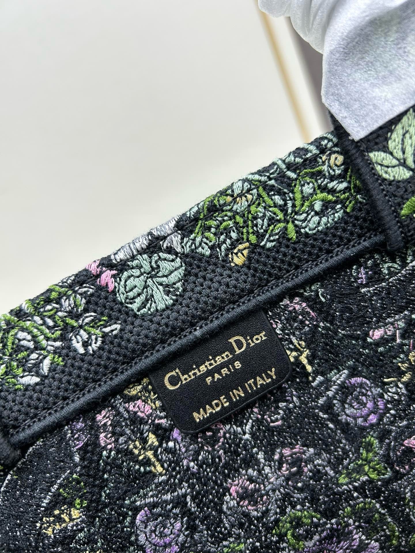 Art-Inspired Embroidered Tote Book