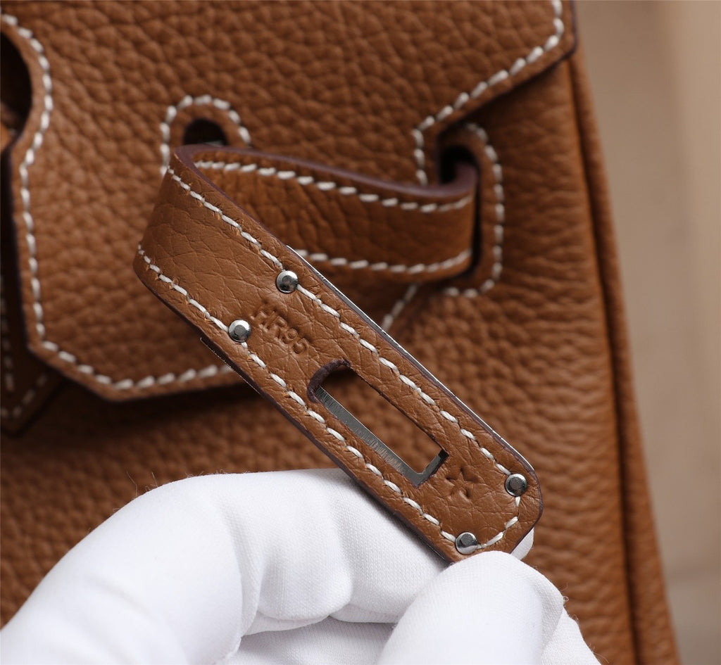 Elegant Togo-Textured Leather Handbag – Premium Craftsmanship