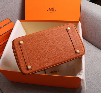Elegant Togo-Textured Leather Handbag – Premium Craftsmanship