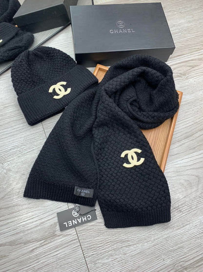 C*h*a*n*e*l Hat & Scarf Set – Timeless Elegance and Cozy Warmth in One