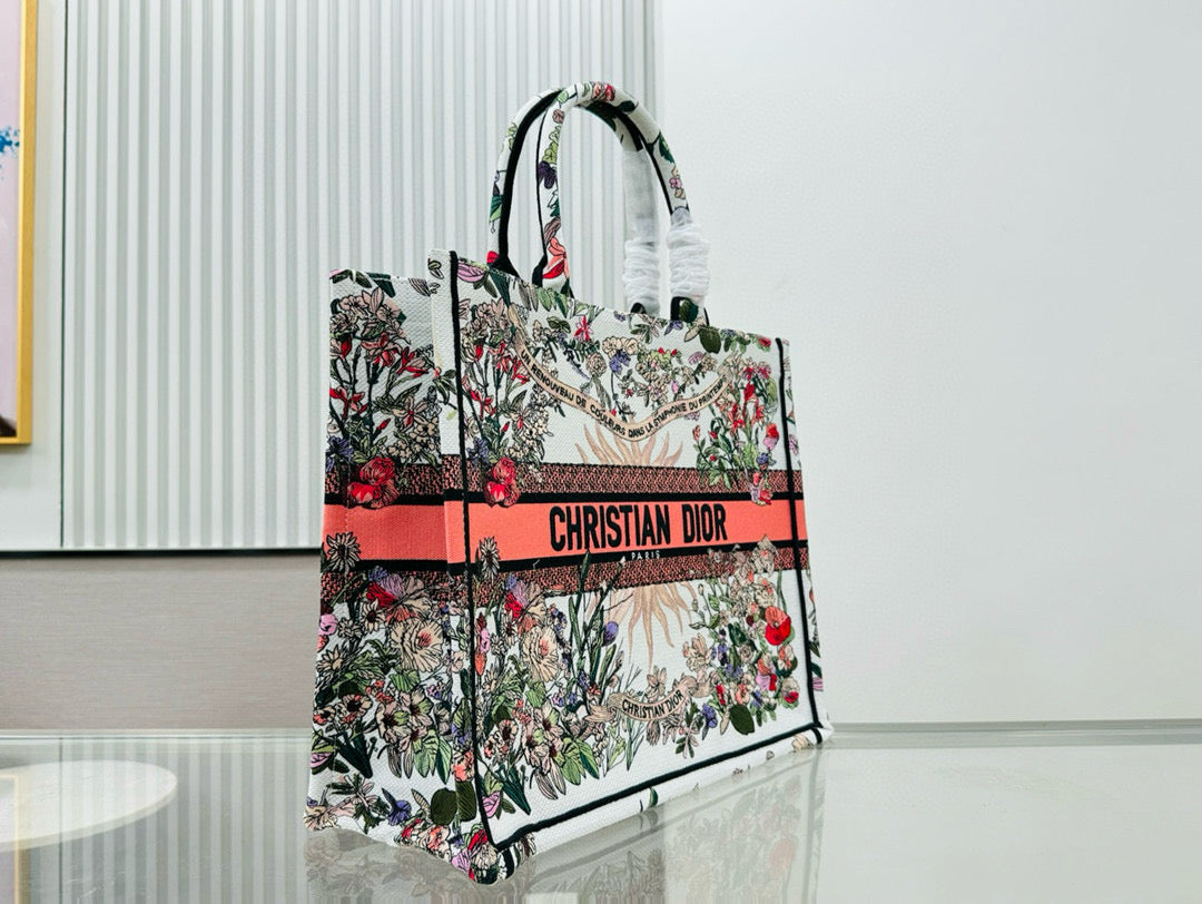 D Book Tote ( WHITE SUN)