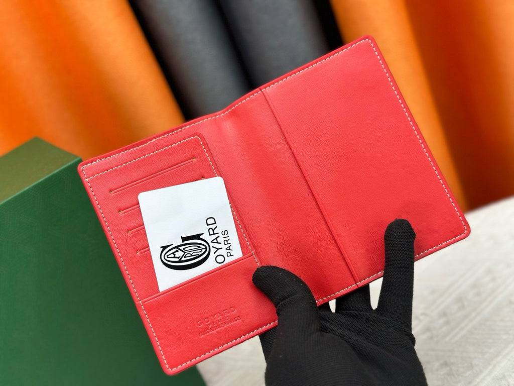 Premium Passport Holder – Timeless Travel Companion