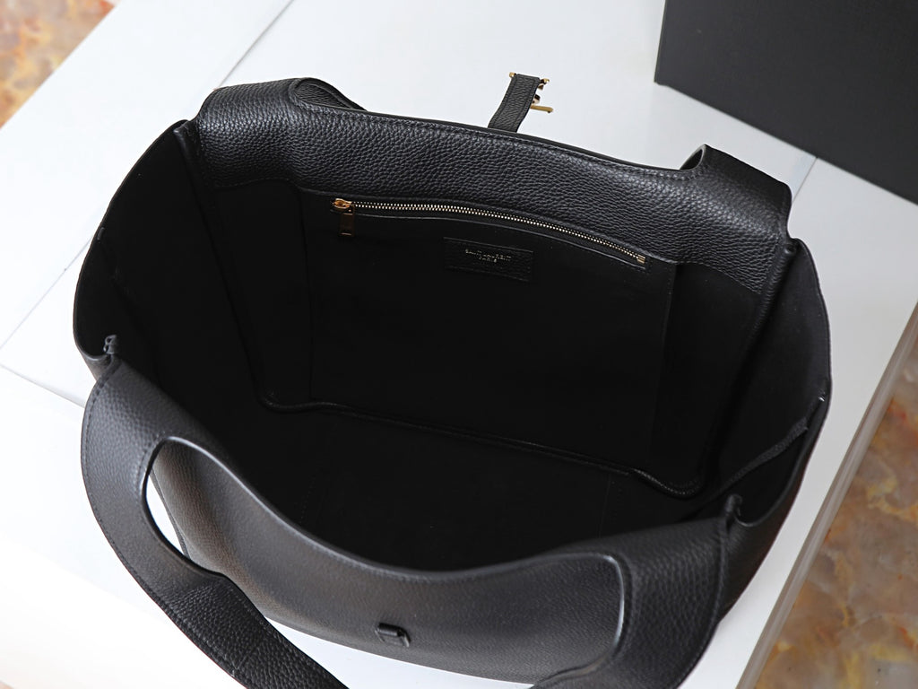 Bea Small Hobo Tote | 779029 | Premium Quality