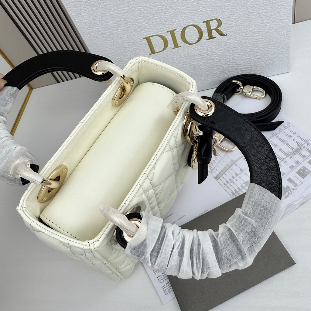 Classic Lady Bow Top-Handle Bag 26ss