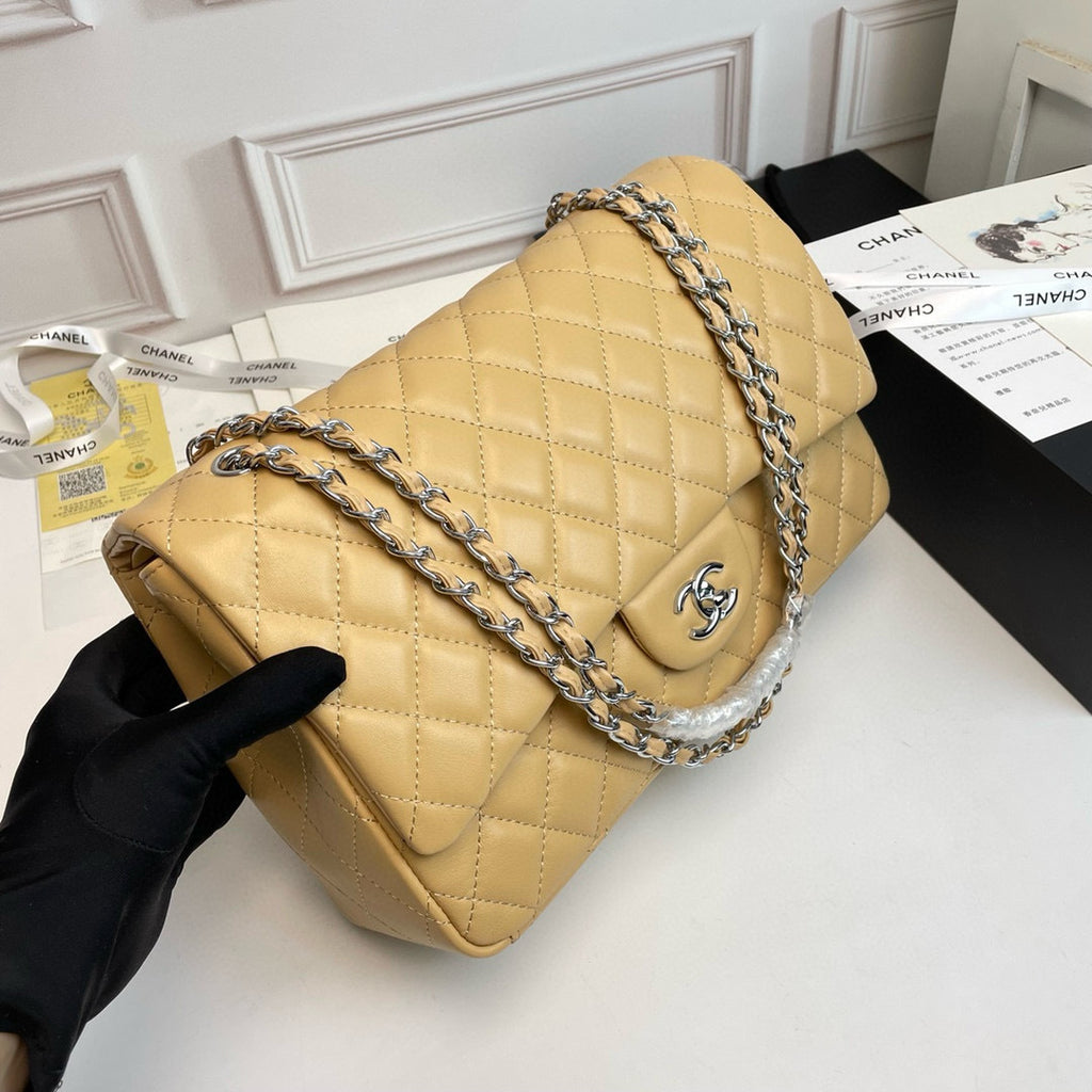 Maxi Quilted Flap Bag in Lambskin — 33cm