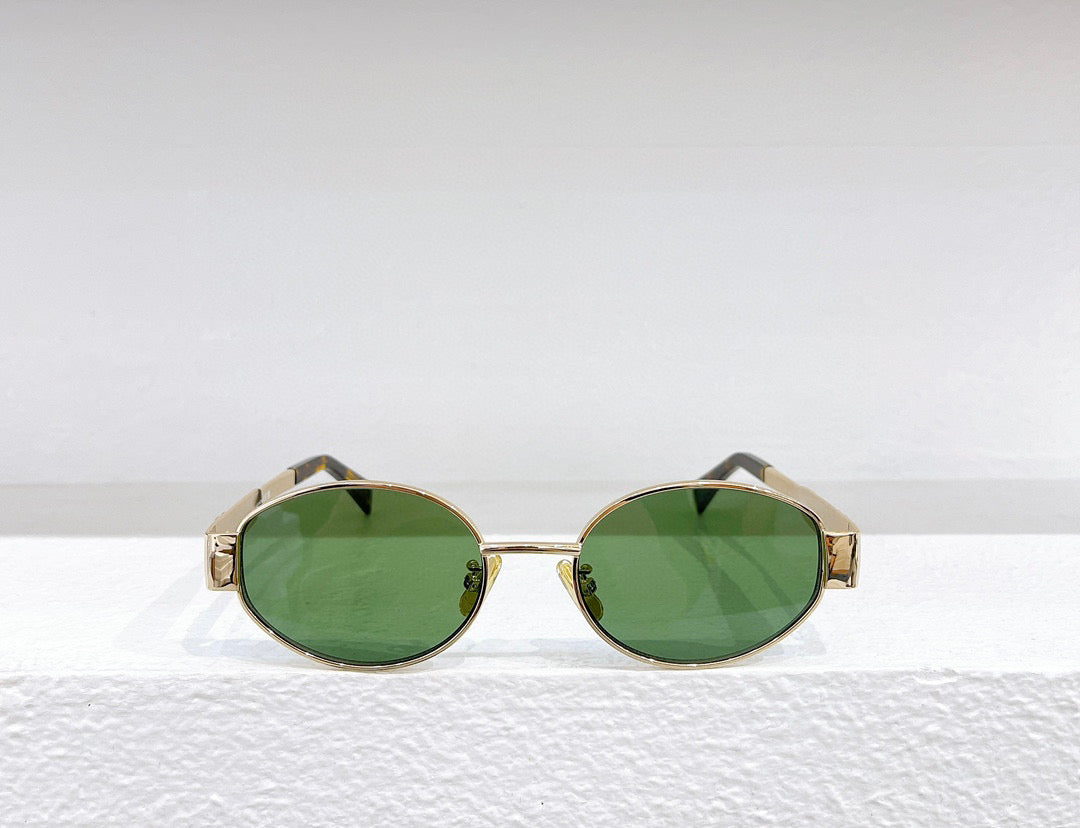 Stylish Sunglasses – Model CL40235U 🕶️