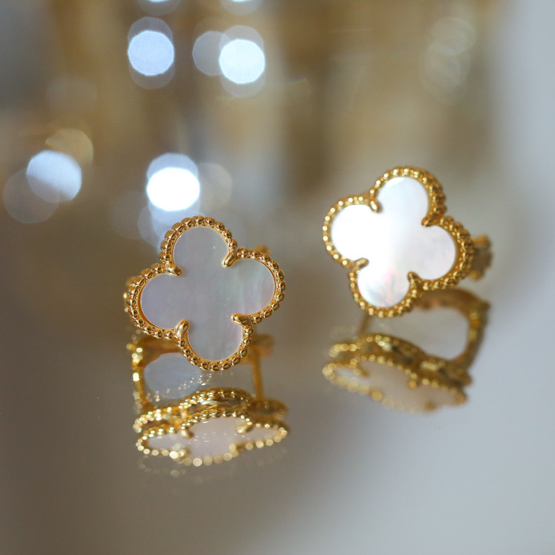 Clover Medium Stud Earrings